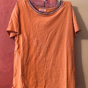 crop top and yellow shirt